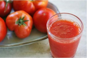 Свежевыжатый томатный сок